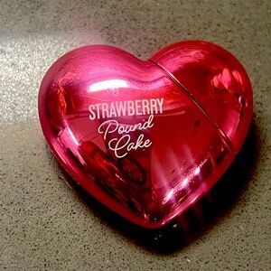 Bath & Body Works Strawberry Poundcake Lip Oil